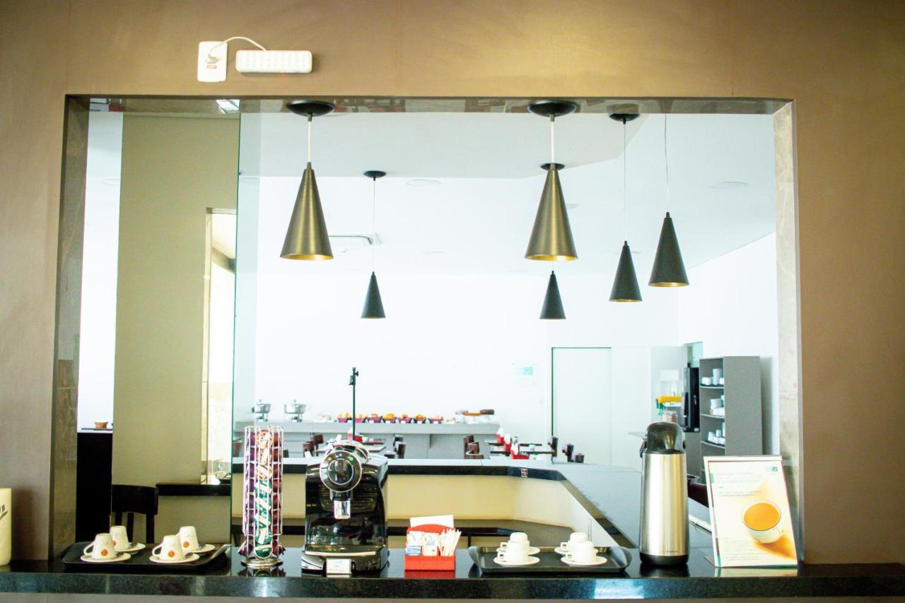 Hotel H2 Congonhas Extérieur photo A coffee bar in a hotel
